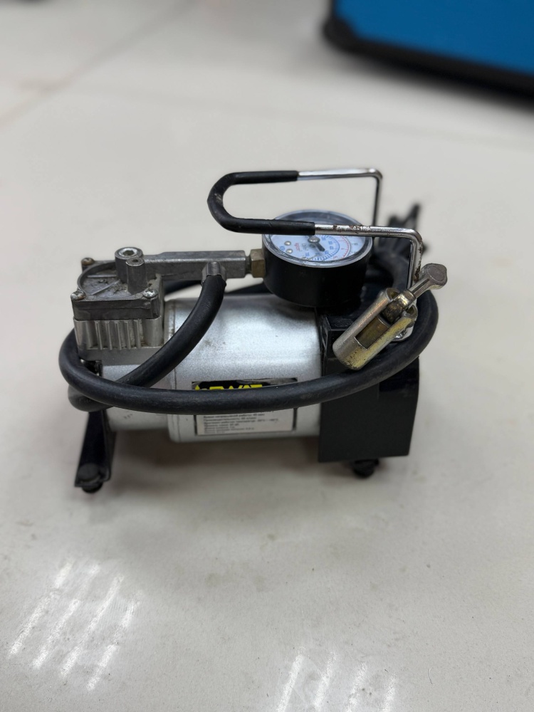 Компрессор автомобильный