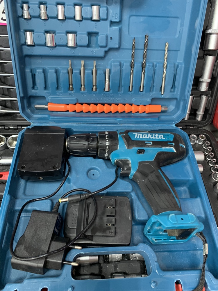 Шуруповерт Makita 12v