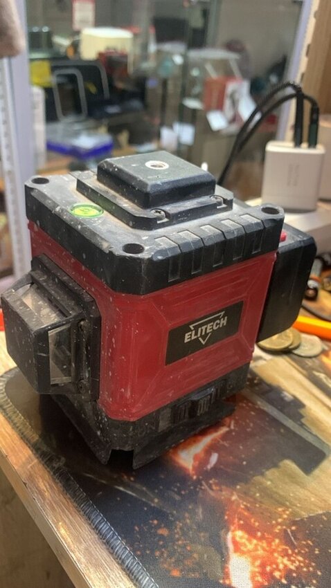 Лазерный уровень Elitech