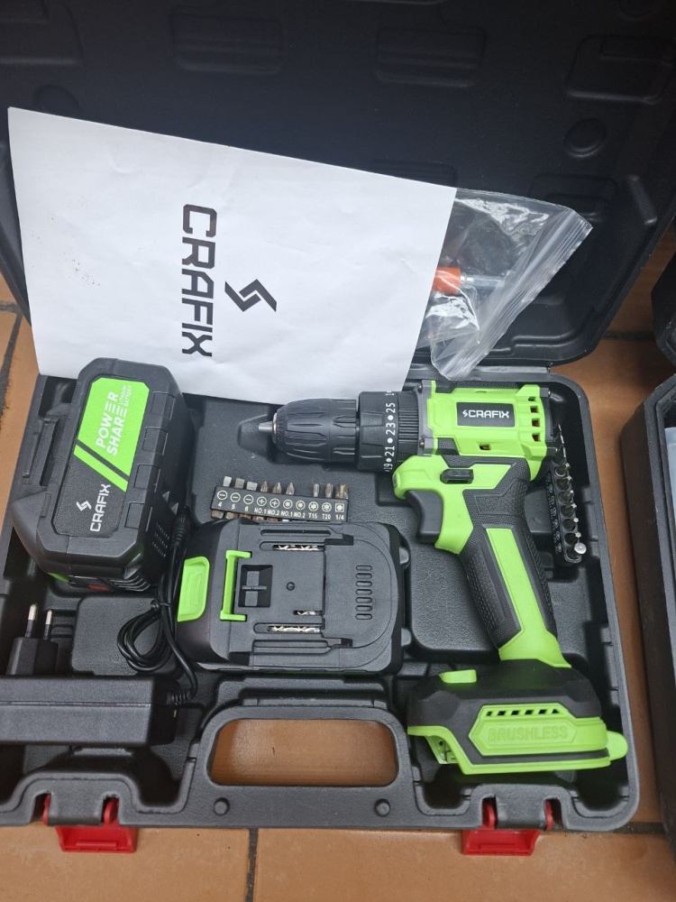 Шуруповерт СRAFIX   Новый