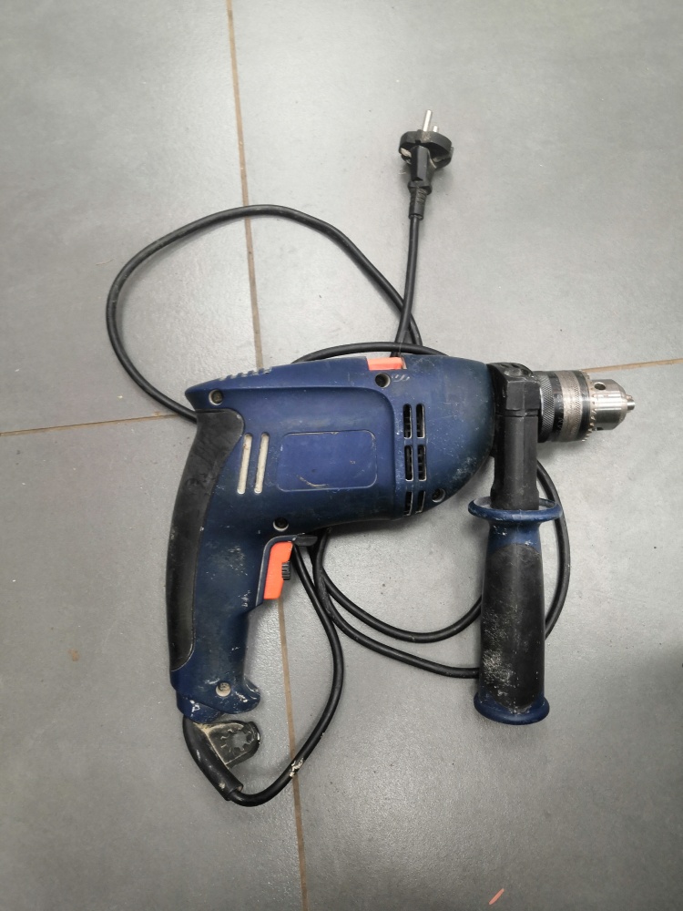 Дрель  синяя