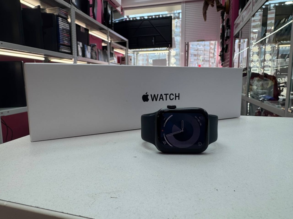 Часы Apple SE 44mm