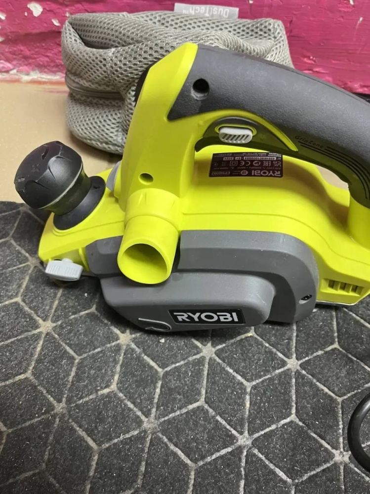 Рубанок RYOBI  EPN 6082