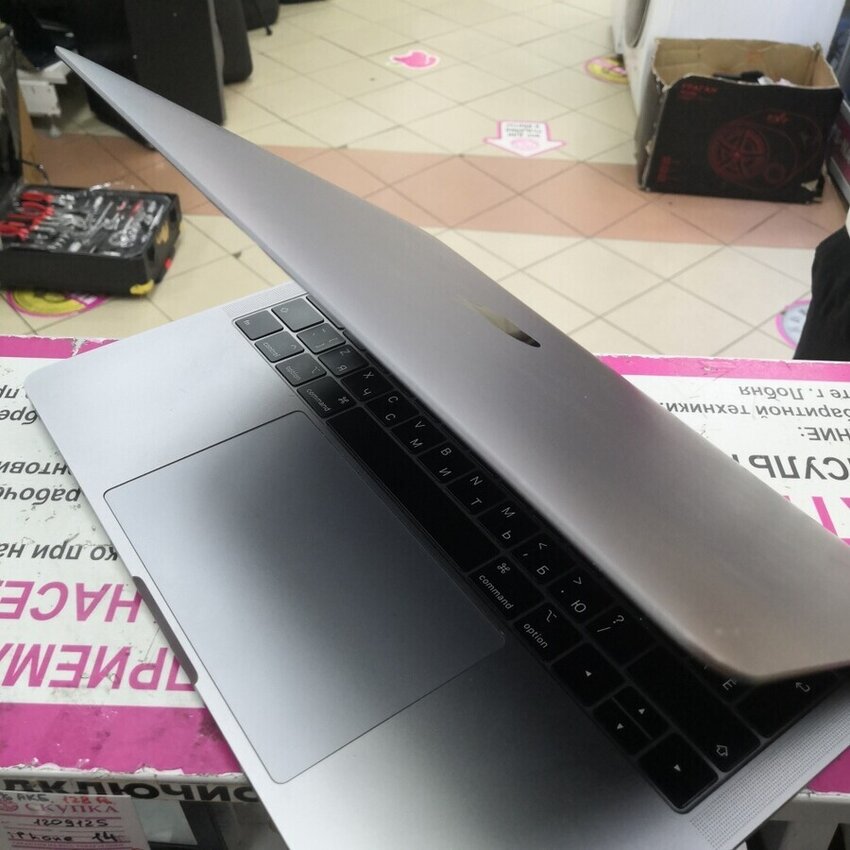 Ноутбук Macbook Pro А1989