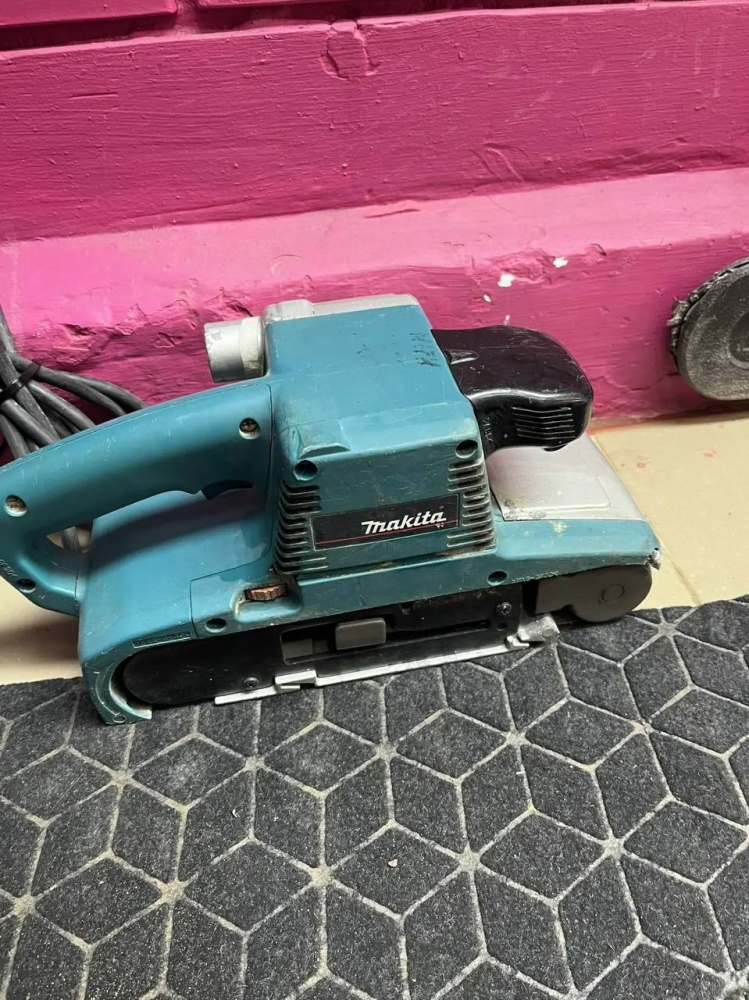 Шлифмашина MAKITA 9404