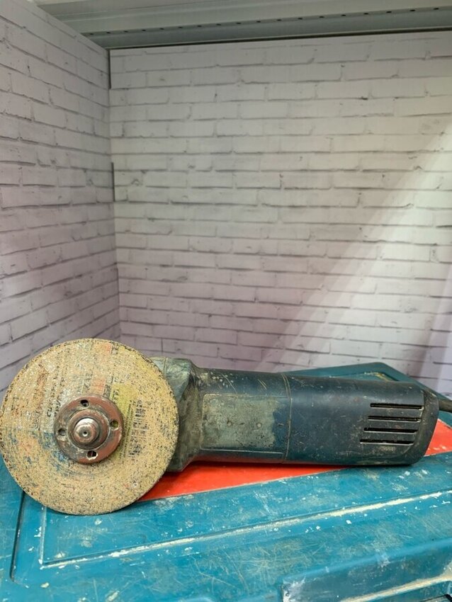 Болгарка MAKITA