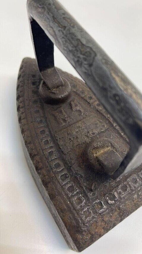 Утюг Касли старая