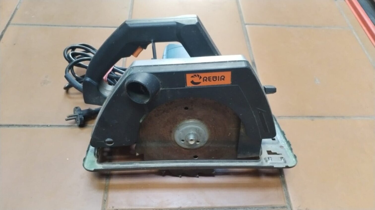 Циркулярная пила Rebir