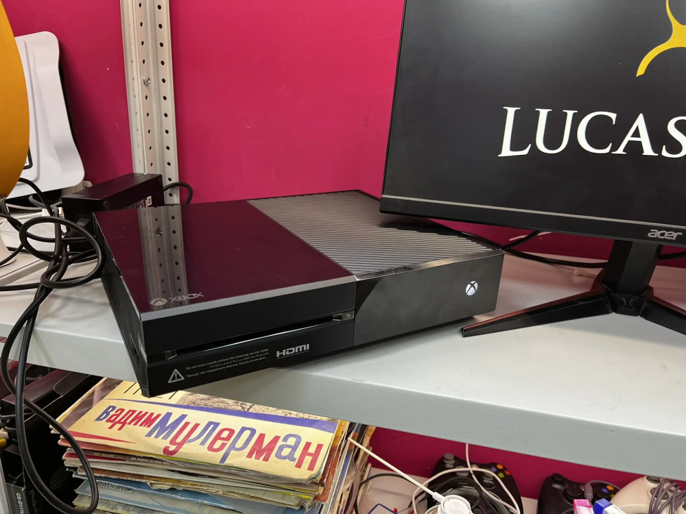 Игровая приставка XBOX ONE 500гб