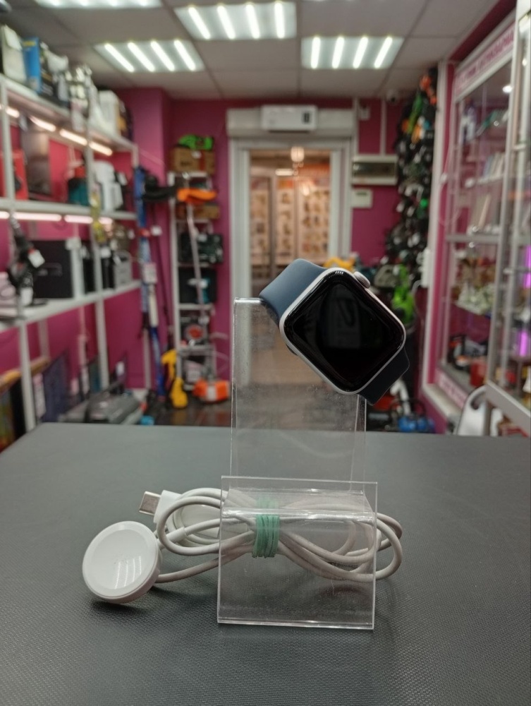 Часы Apple Watch SE 2 поколения