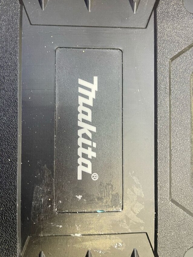 Шуруповерт Makita