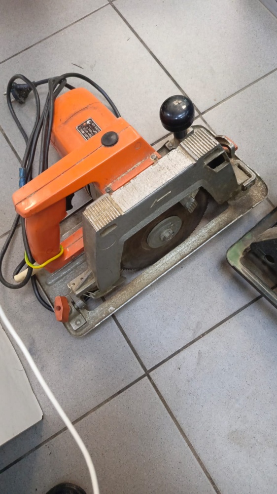 Торцовочная пила ИЭ 510