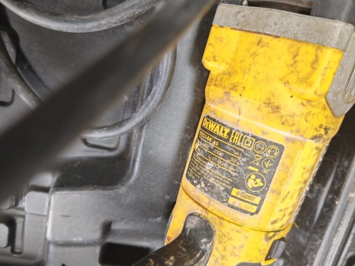 Перфоратор DEWALT