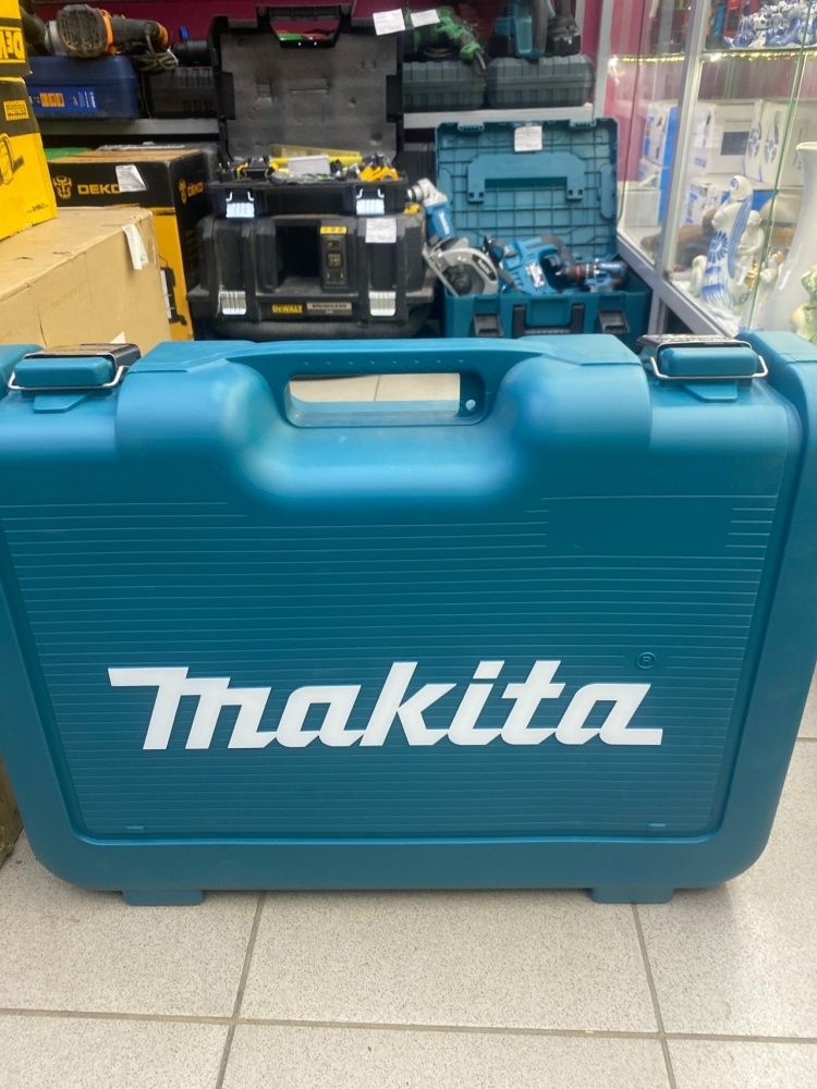 Перфоратор Makita HR 3200C