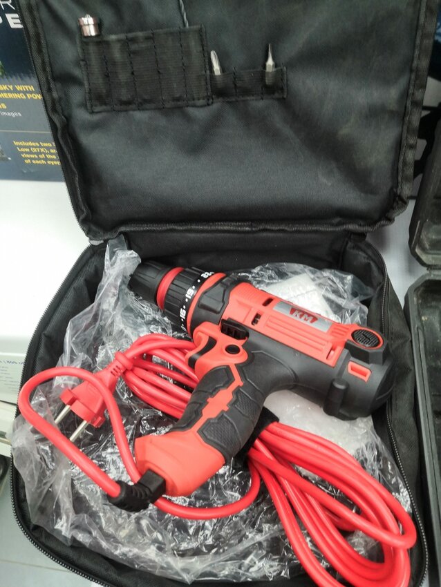 Шуруповерт км красный