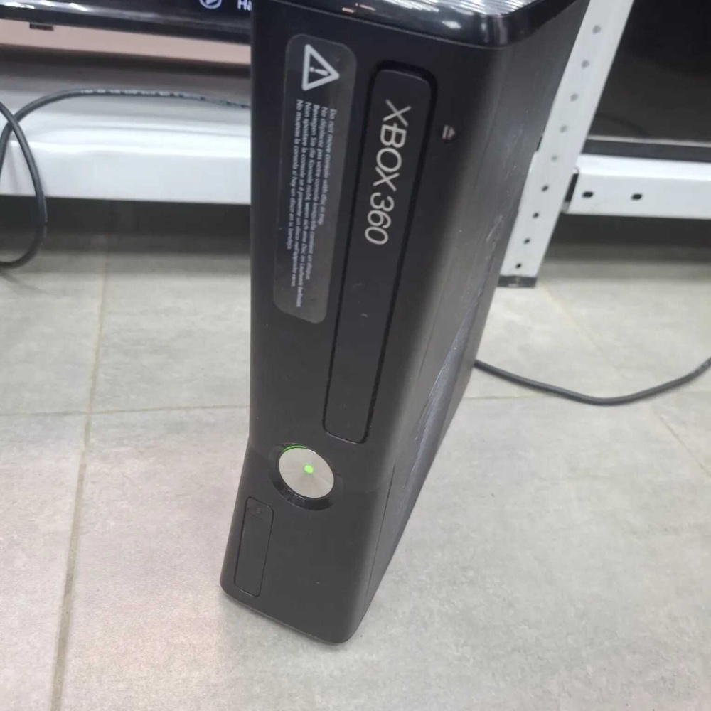 Игровая приставка XBOX 360