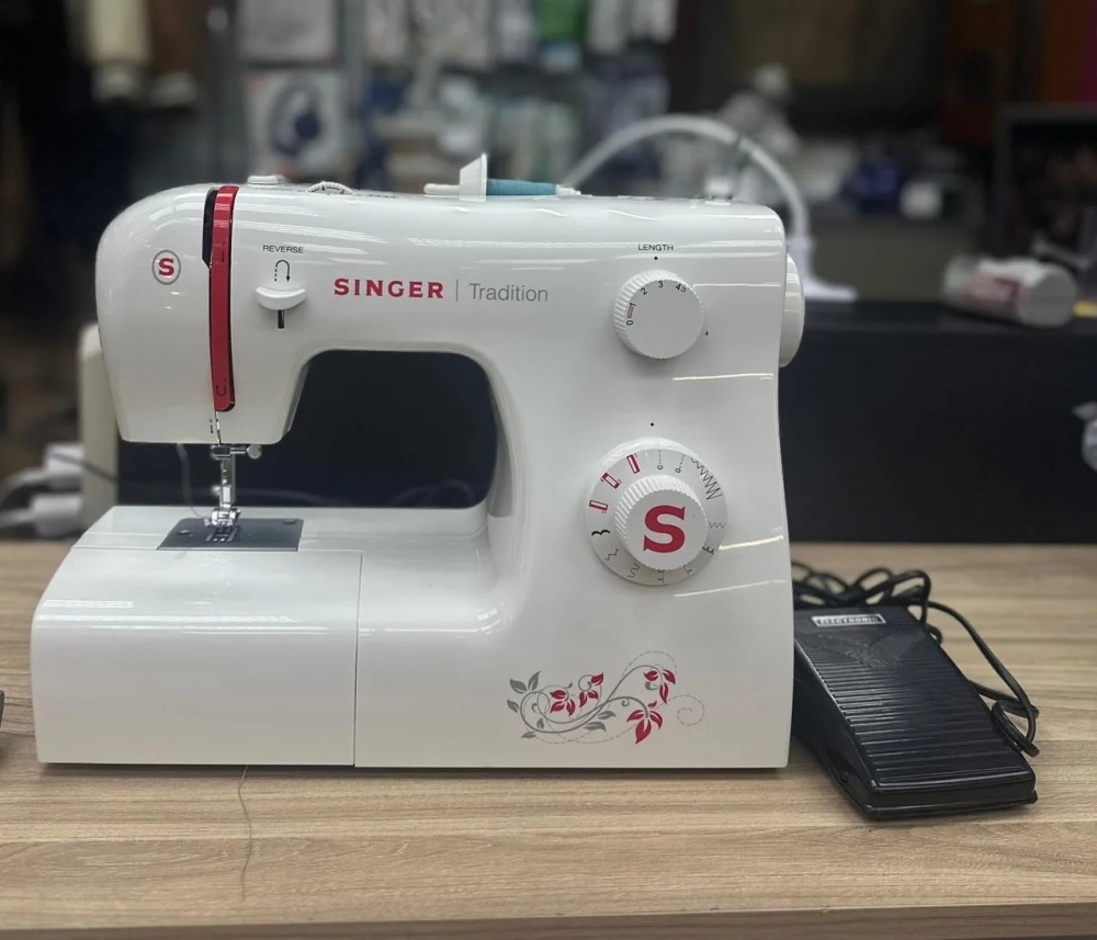 Швейная машина Singer