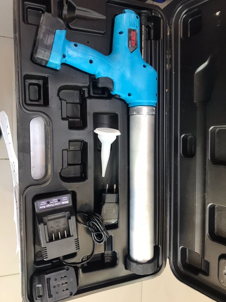 Строительный пистолет для герметика toua dcg72-600